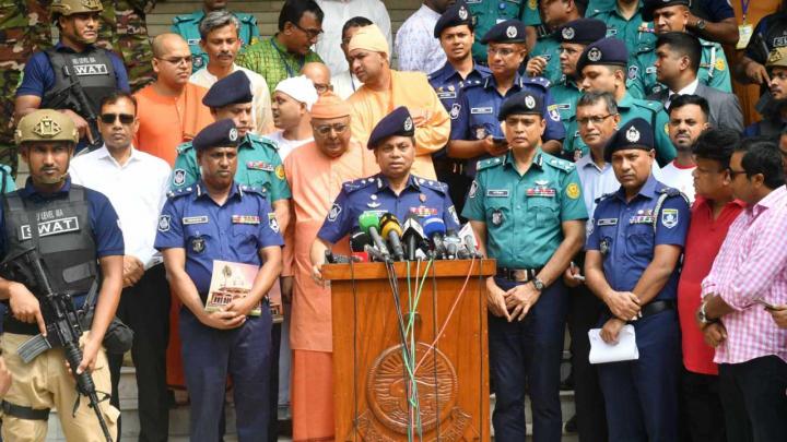 ছিনতাই-চাঁদাবাজি প্রতিরোধে সাঁড়াশি অভিযান শুরু হবে : আইজিপি