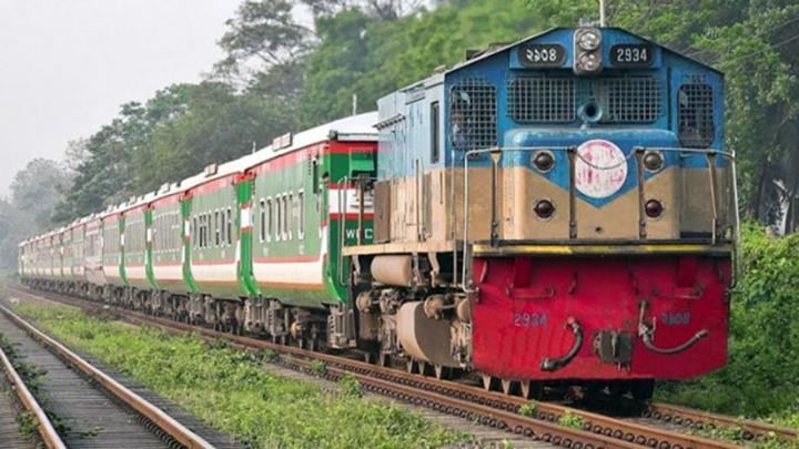 লালমনিরহাটে ট্রেনে কাটা পড়ে ৪ জনের মৃত্যু